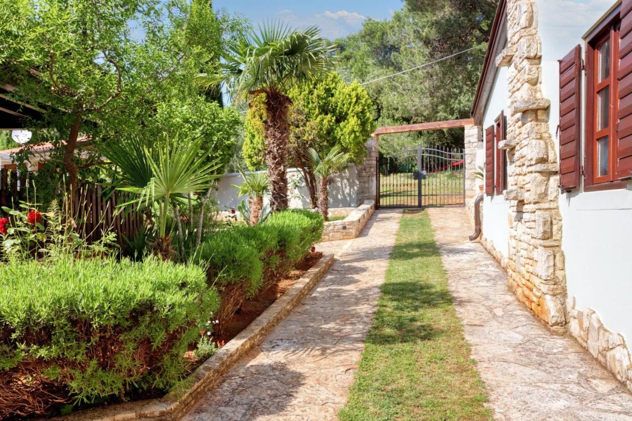Holiday Home Giardino Marino Pomer Exterior foto